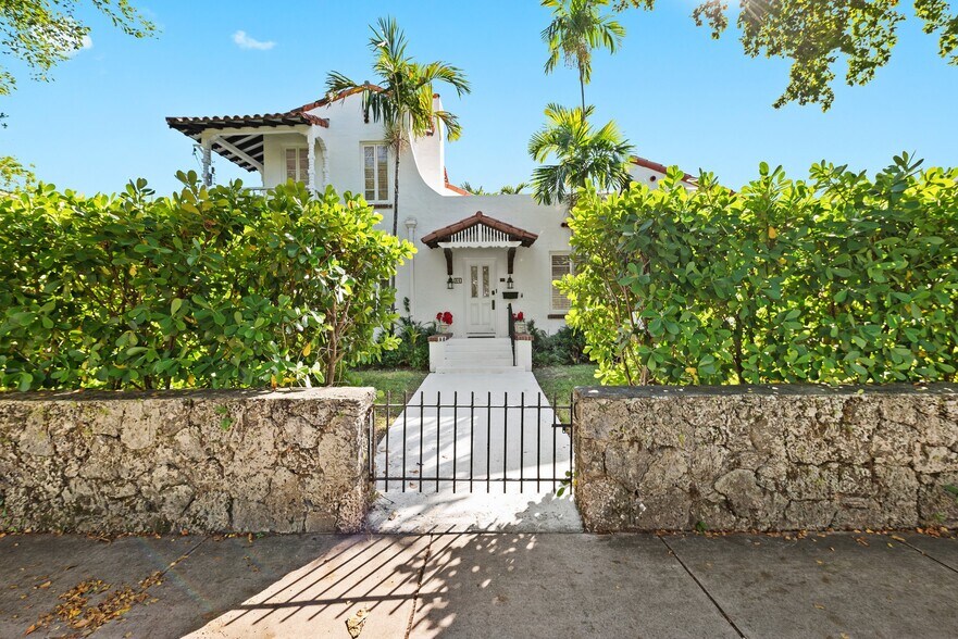 36 Phoenetia Ave, Coral Gables, FL for sale - Building Photo - Image 1 of 50