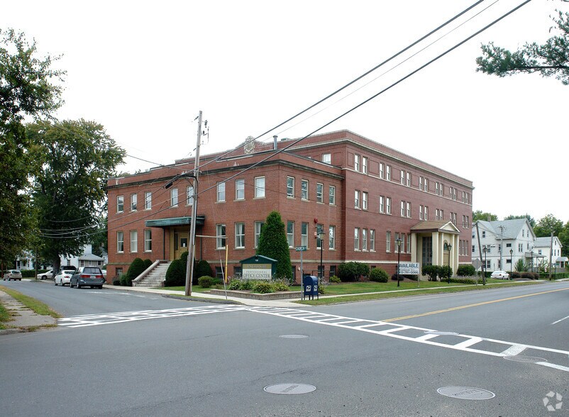 425 Union St, West Springfield, MA à louer - Photo du bâtiment - Image 3 de 26