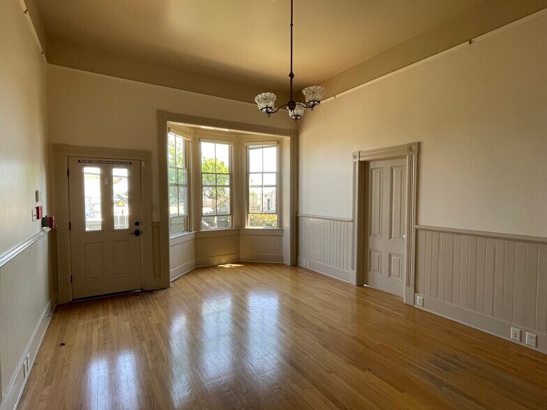 425 W Blanco Rd, Salinas, CA à louer - Photo du bâtiment - Image 3 de 10