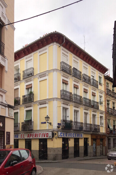 Multifamily in Madrid, MAD for sale - Primary Photo - Image 2 of 3