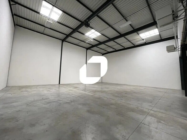 431 Avenue Marguerite Perey, Lieusaint à louer - Photo intérieure - Image 2 de 8