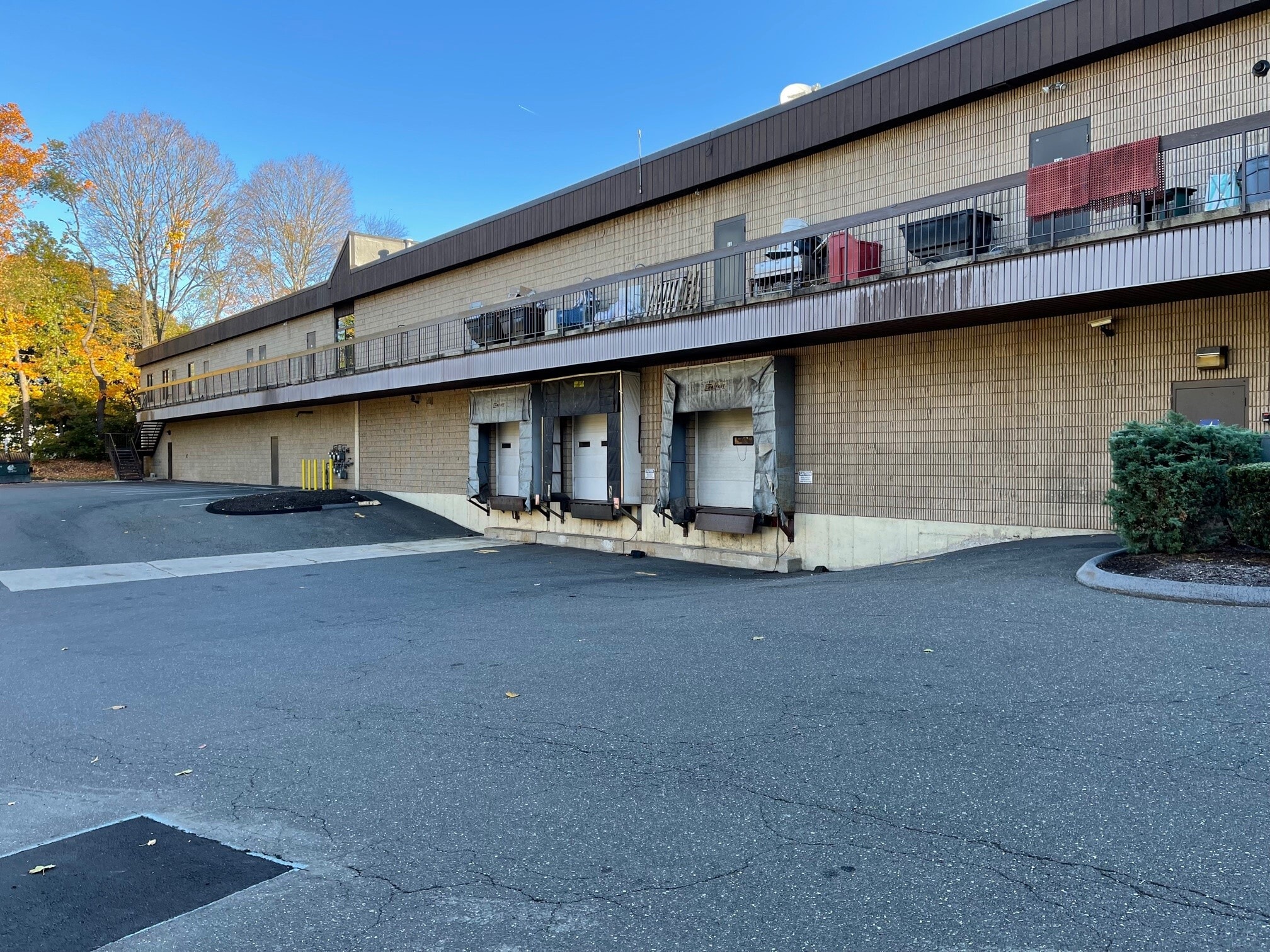 46 Mill Plain Rd, Danbury, CT for lease Building Photo- Image 1 of 1