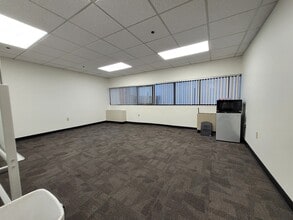 1320 Centre St, Newton, MA à louer Photo intérieure- Image 2 de 3