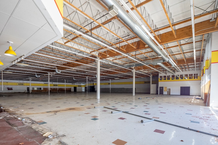 1405 N 99 Hwy, Cottage Grove, OR for sale - Interior Photo - Image 3 of 8