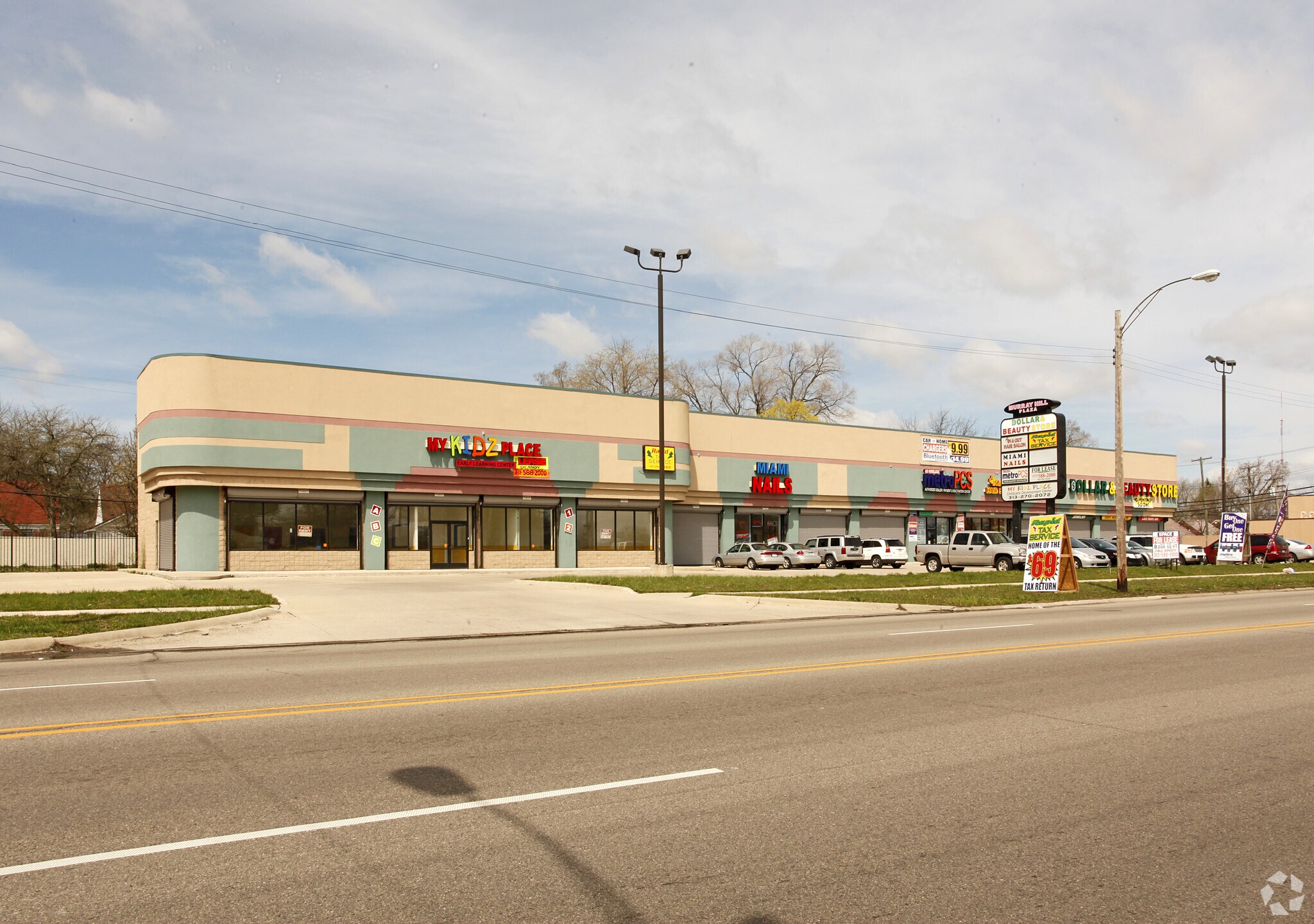20111-20171 Greenfield Rd, Detroit, MI à louer Photo principale- Image 1 de 4