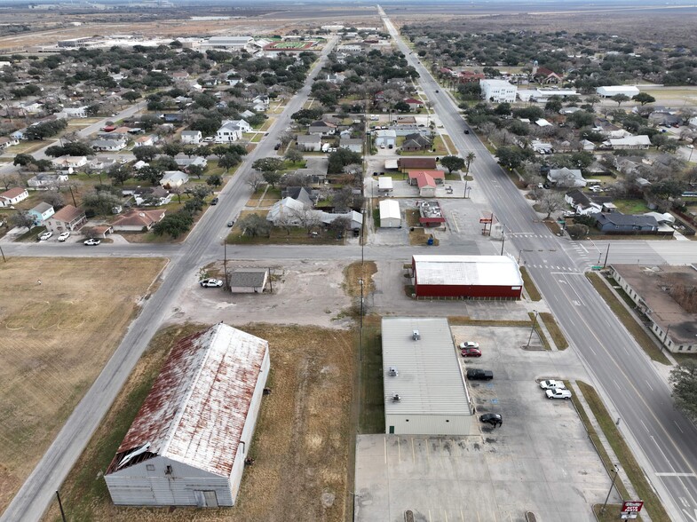 518 E Market, Sinton, TX à vendre - Photo du bâtiment - Image 3 de 6