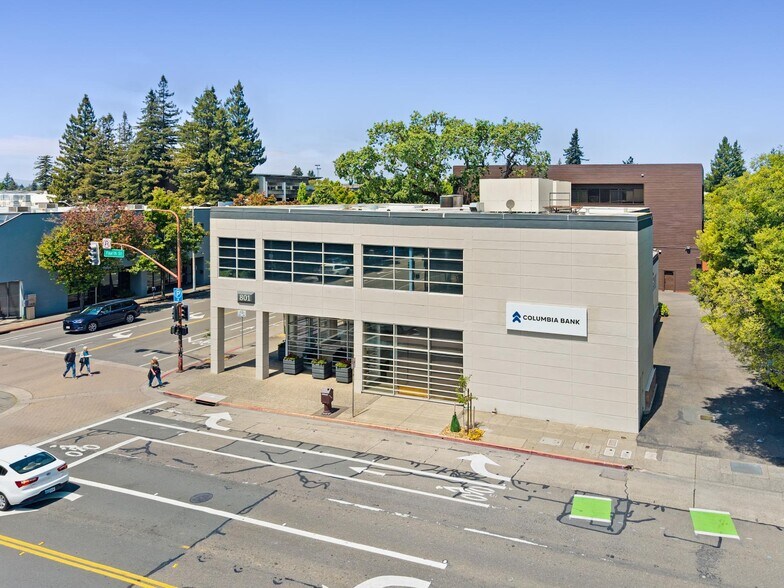 801 4th St, Santa Rosa, CA à vendre - Photo du bâtiment - Image 2 de 33