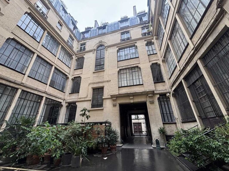 4 Rue Martel, Paris for lease - Building Photo - Image 1 of 6