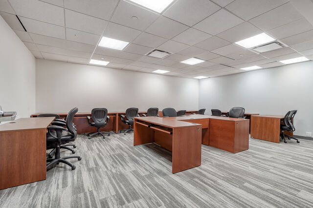 5250 Boul Décarie, Montréal, QC for lease - Interior Photo - Image 3 of 14