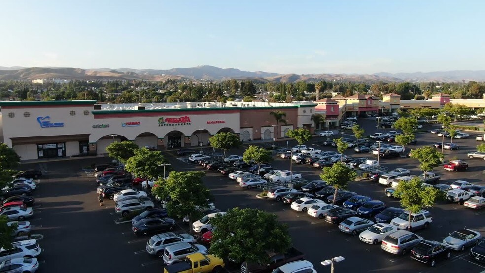 1317-1457 E Los Angeles Ave, Simi Valley, CA à louer - Vidéo sur l’inscription commerciale - Image 2 de 27