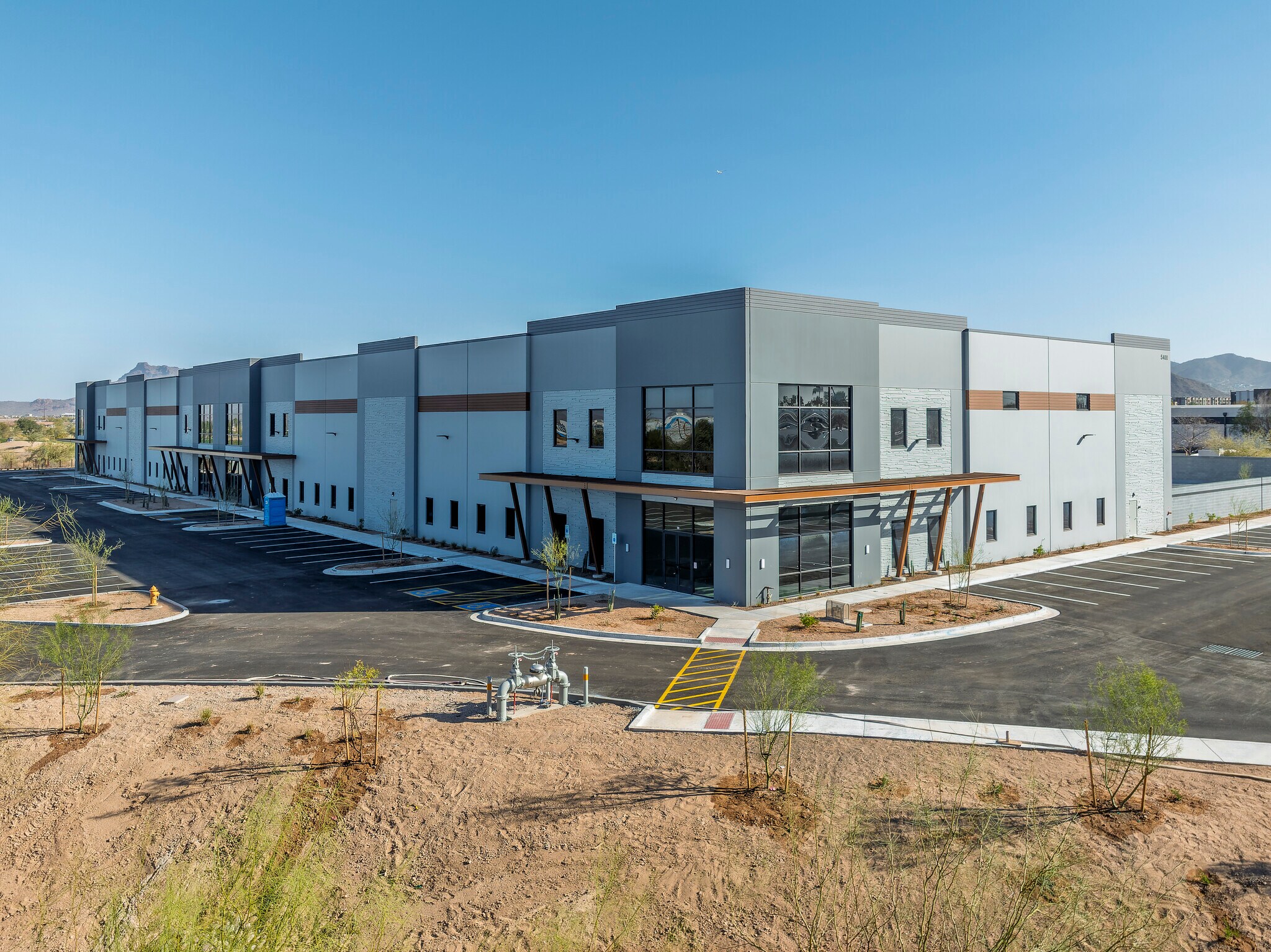 5400 E McDowell Rd, Mesa, AZ à vendre Photo du bâtiment- Image 1 de 5