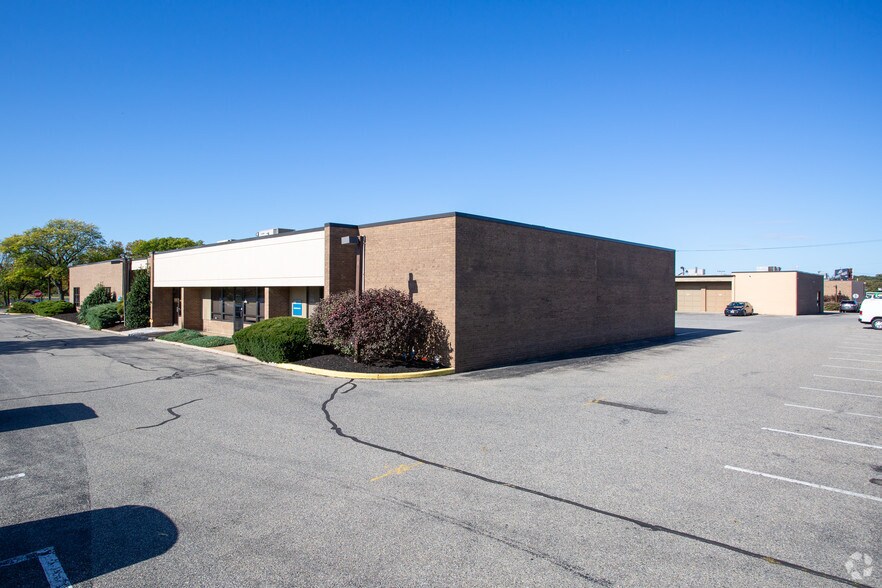 7150 N Park Dr, Pennsauken, NJ à louer - Photo du bâtiment - Image 1 de 11