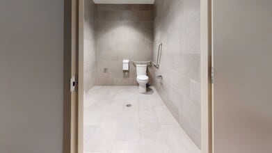 800 Carnarvon St, New Westminster, BC for lease Interior Photo- Image 2 of 13