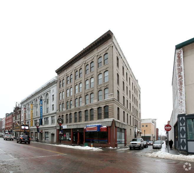 70-78 E Main St, Waterbury, CT for lease - Building Photo - Image 1 of 2