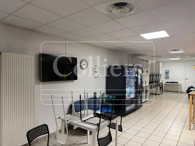 Office in Marseille for lease - Interior Photo - Image 3 of 5