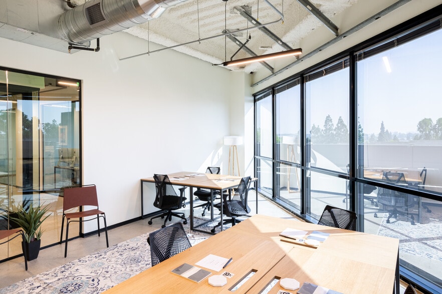 3090 Bristol St, Costa Mesa, CA for lease - Interior Photo - Image 2 of 16