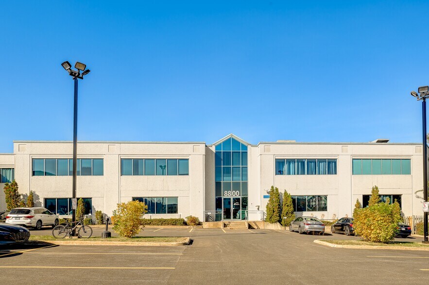 8740-8878 Blvd Pie-IX, Montréal, QC for lease - Building Photo - Image 2 of 32