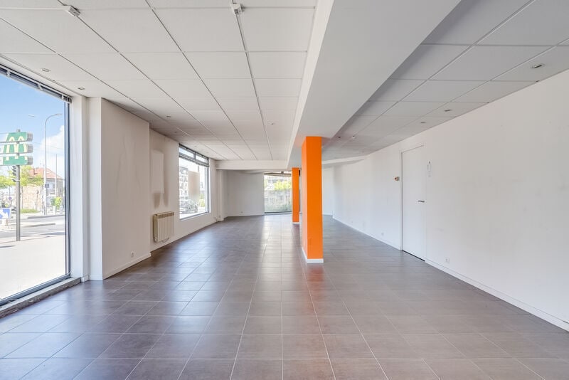 71 Avenue De Verdun, Châtillon for sale - Interior Photo - Image 1 of 12