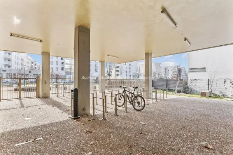 16 Rue Du 8 Mai 1945, Villeurbanne à louer - Photo du bâtiment - Image 3 de 15