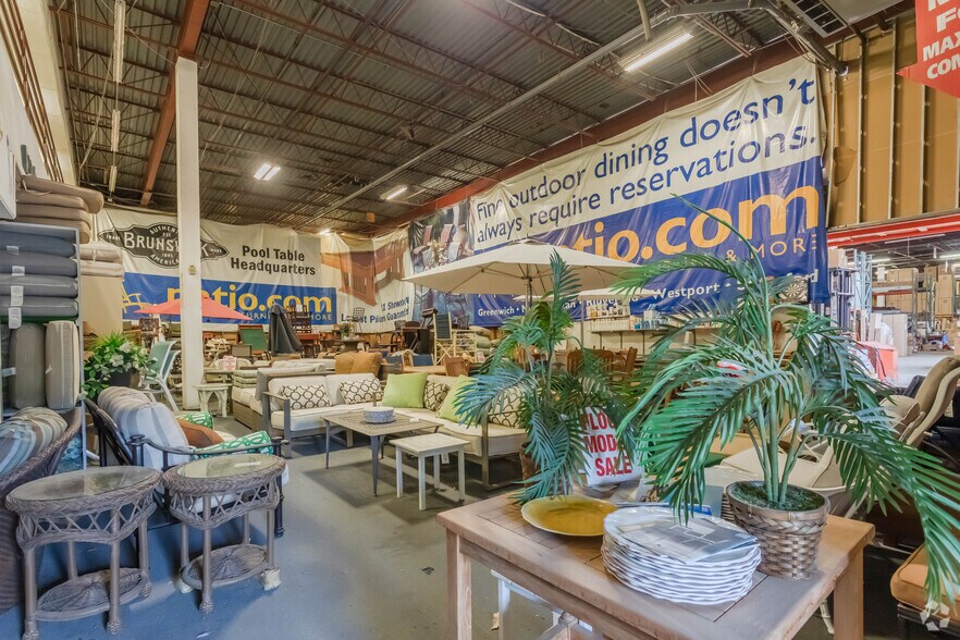 58-74 Largo Dr, Stamford, CT à vendre - Photo intérieure - Image 3 de 10