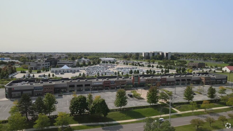 4151 McCoy Dr, Aurora, IL à louer - Vidéo sur l’inscription commerciale - Image 2 de 19