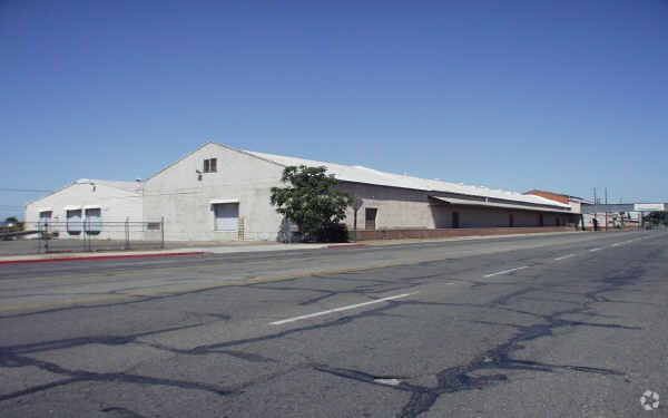 475-495 S Golden State Blvd, Turlock, CA à vendre - Photo du bâtiment - Image 2 de 9