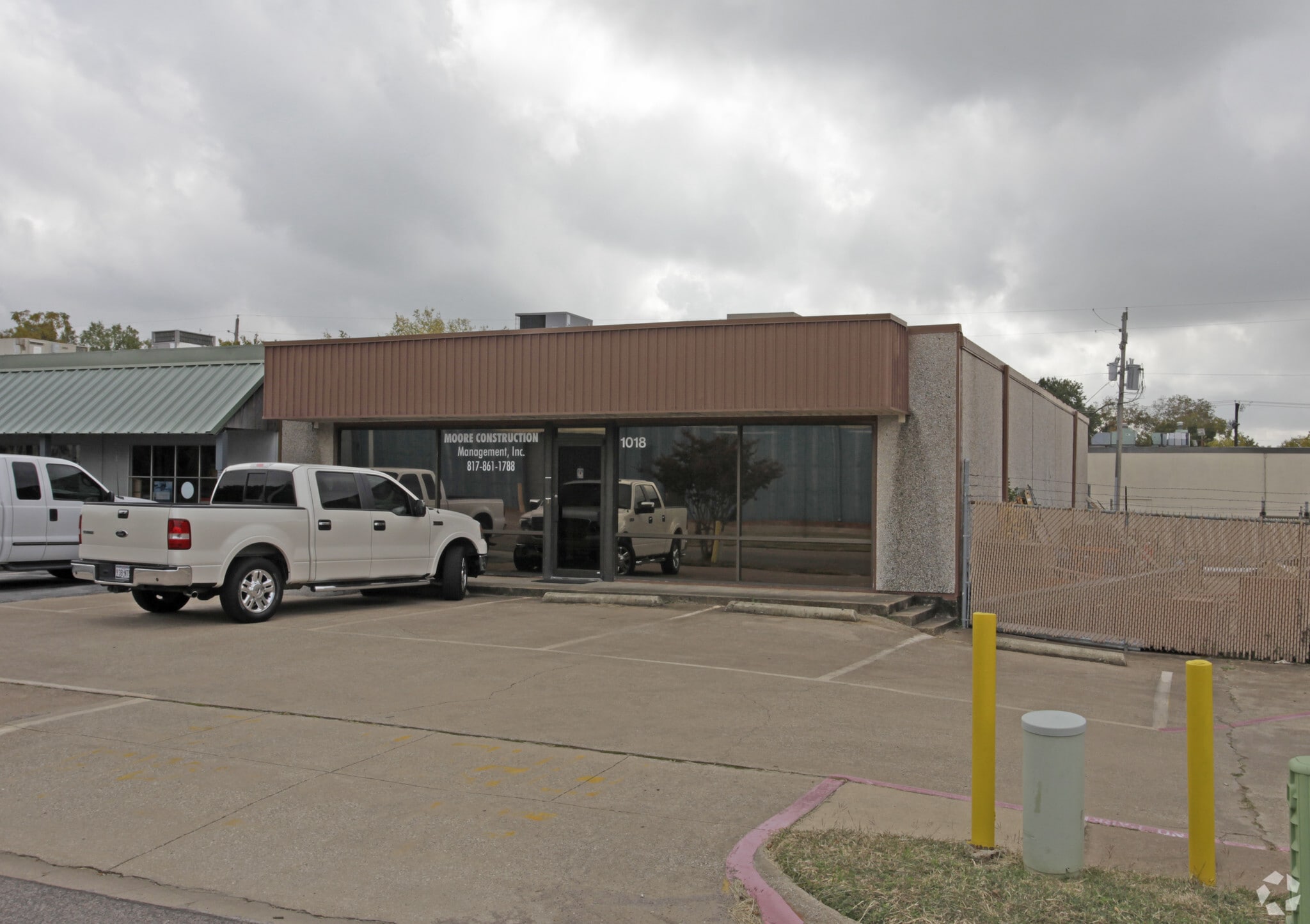 1018 W Main St, Arlington, TX for lease Primary Photo- Image 1 of 15