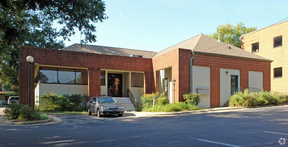 223 E Chatham St, Cary, NC for sale - Building Photo - Image 1 of 1