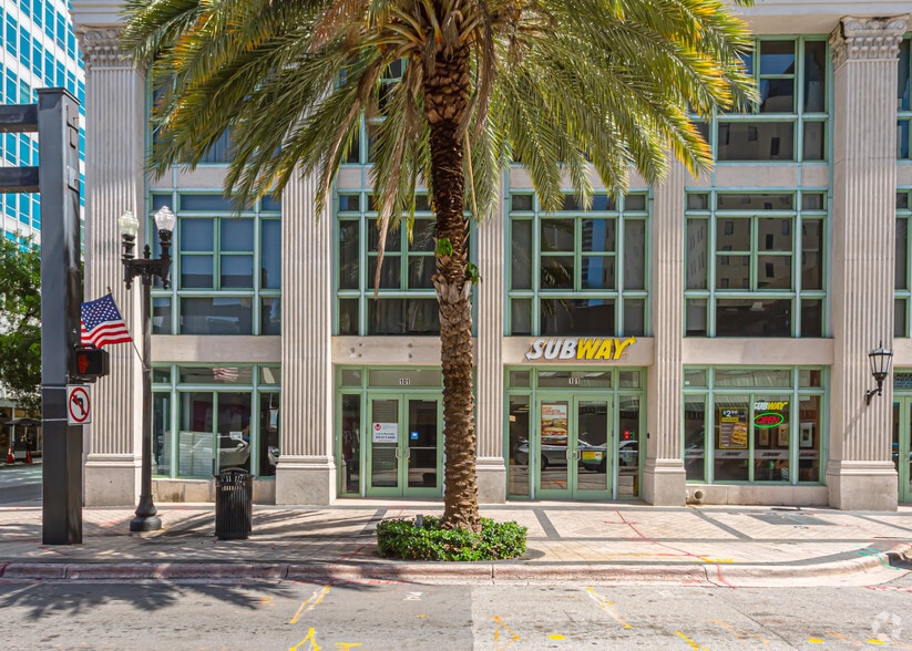 101 E Flagler St, Miami, FL for lease - Building Photo - Image 2 of 17