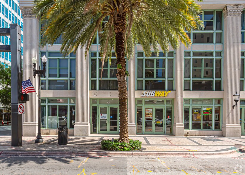 101 E Flagler St, Miami, FL à louer - Photo du bâtiment - Image 2 de 17