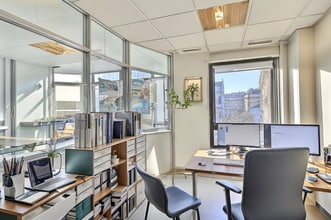 18 Rue Stephenson, Paris for lease Interior Photo- Image 2 of 7