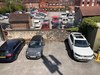 Plus de détails pour 1 Lion & Lamb Way, Farnham - Spécialité à vendre