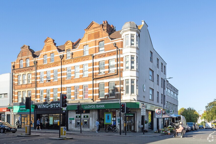 186 Streatham High road, Londres à louer - Photo principale - Image 1 de 2