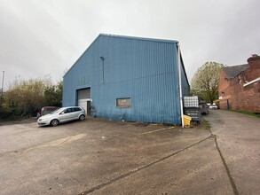 32-34 Dudley Rd, Brierley Hill for lease Building Photo- Image 2 of 10