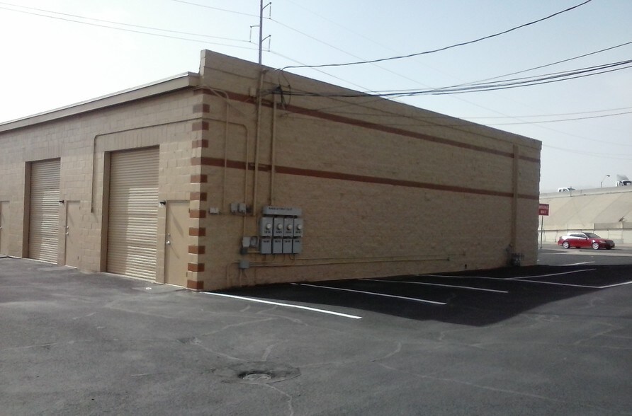 5848 Gateway Blvd E, El Paso, TX à louer - Photo du bâtiment - Image 3 de 20
