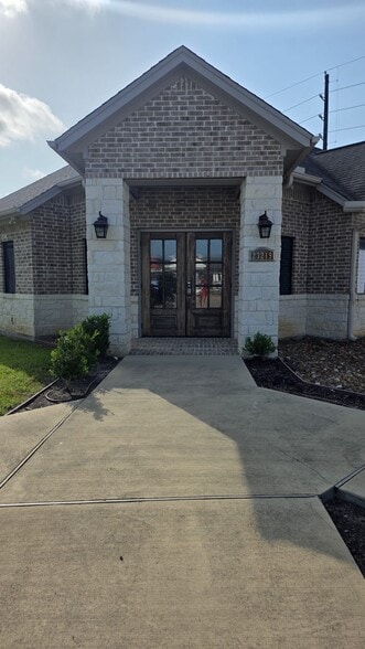 23219 Red River Dr, Katy, TX for sale - Building Photo - Image 3 of 18