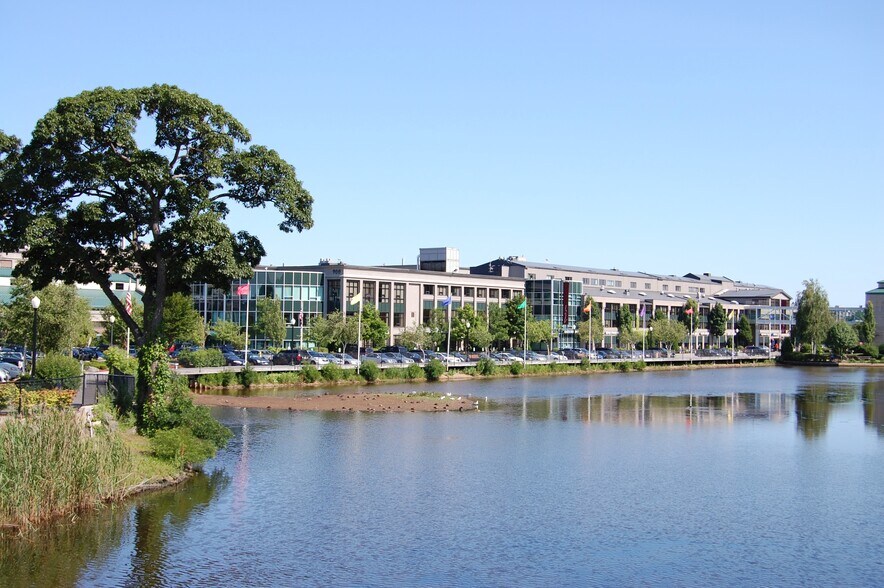 900 Cummings Ctr, Beverly, MA à louer - Photo du bâtiment - Image 2 de 17