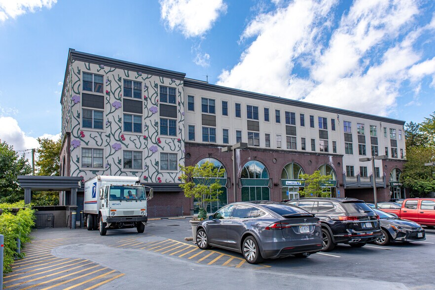 800 W Broad St, Falls Church, VA à vendre - Photo du bâtiment - Image 3 de 6