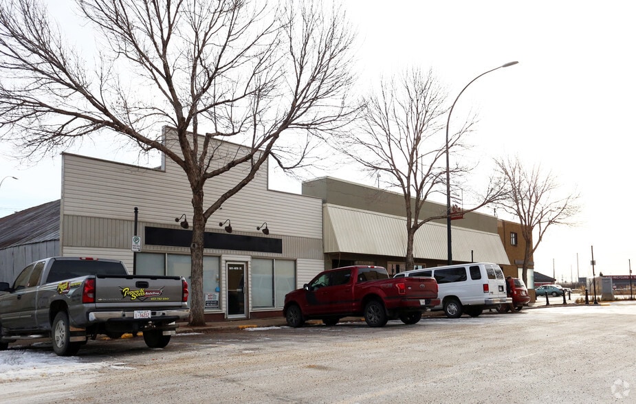 5004 Highway 2A, Lacombe, AB à vendre - Photo du bâtiment - Image 2 de 2