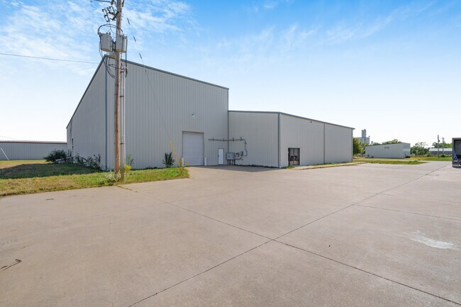 Plus de détails pour 8914 Green Valley Dr, Manhattan, KS - Industriel à vendre