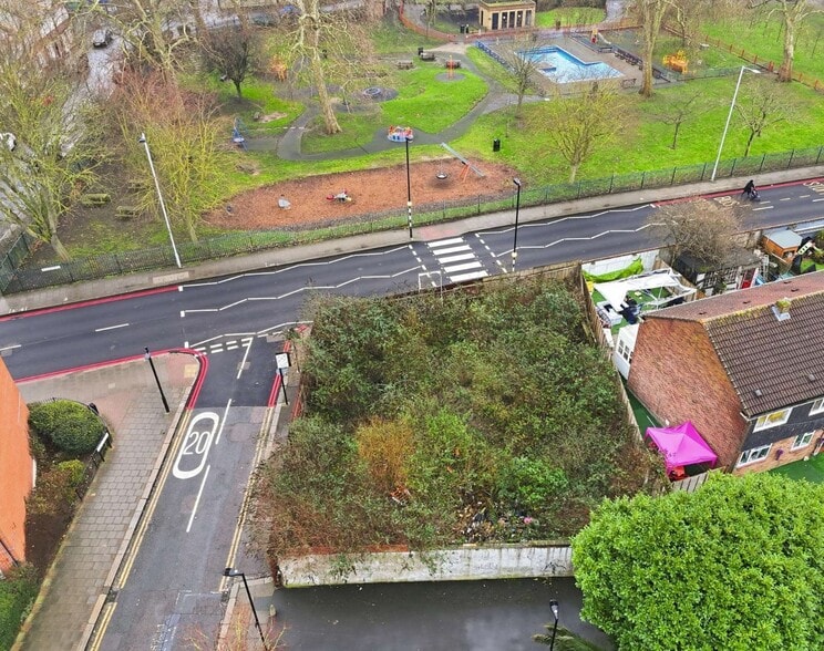 Albert Rd, London for sale - Aerial - Image 2 of 3