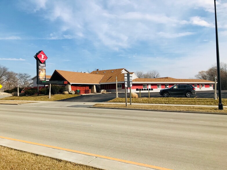 7228 S 27th St, Oak Creek, WI for lease - Building Photo - Image 1 of 9