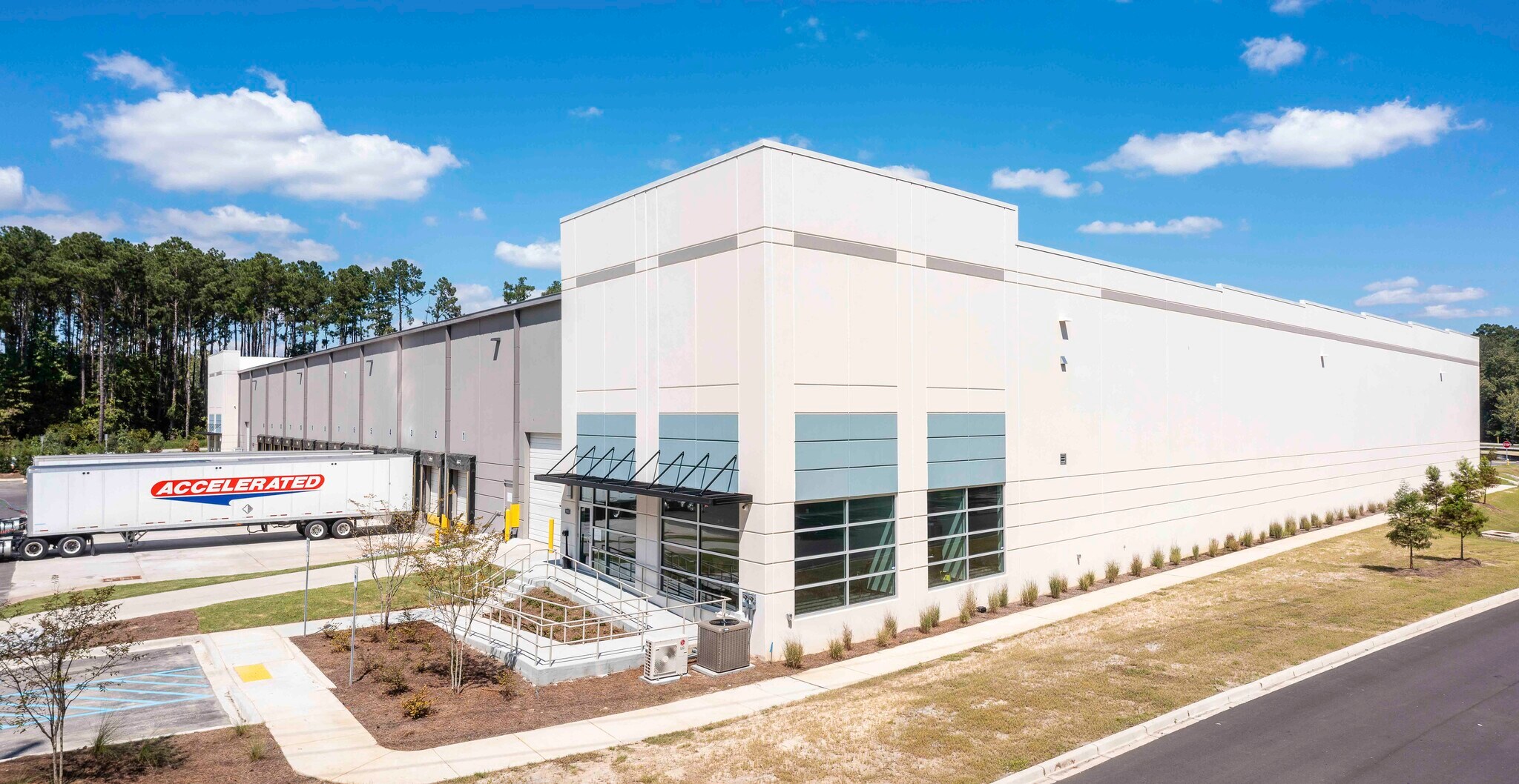 9581 Palmetto Commerce, Ladson, SC à louer Photo du bâtiment- Image 1 de 7