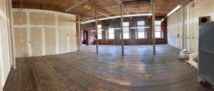 22 Canal St, Somersworth, NH à louer Photo intérieure- Image 2 de 5