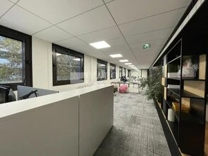 Office in Lyon for lease Interior Photo- Image 2 of 7