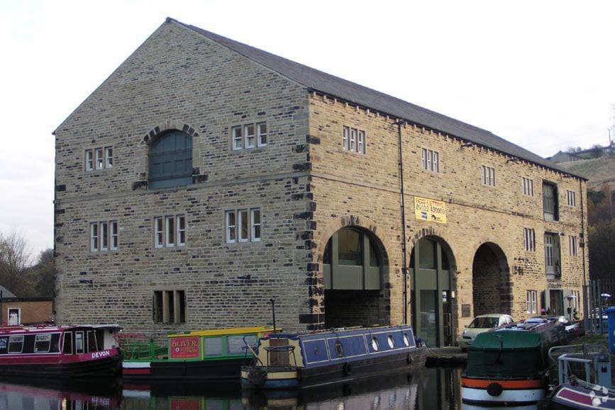 Canal Basin, Sowerby Bridge for lease Primary Photo- Image 1 of 2