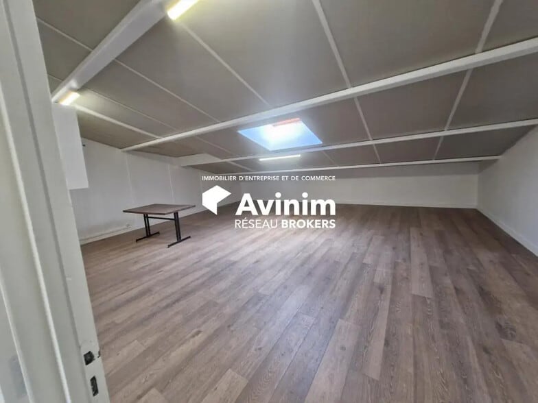 Office in Mitry-Mory for lease - Interior Photo - Image 2 of 3