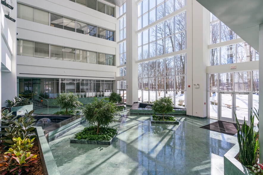 10000 Midlantic Dr, Mount Laurel, NJ for lease - Lobby - Image 3 of 6