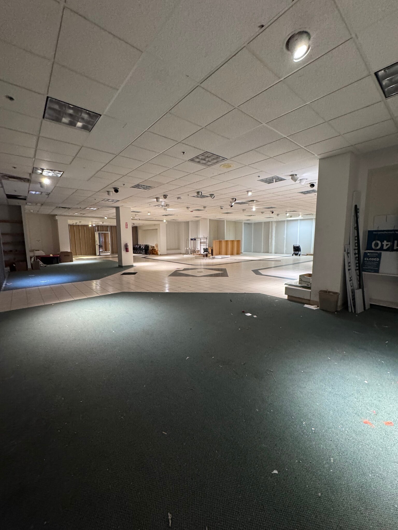 2000-2124 E Dorothy Ln, Kettering, OH for lease Interior Photo- Image 1 of 8