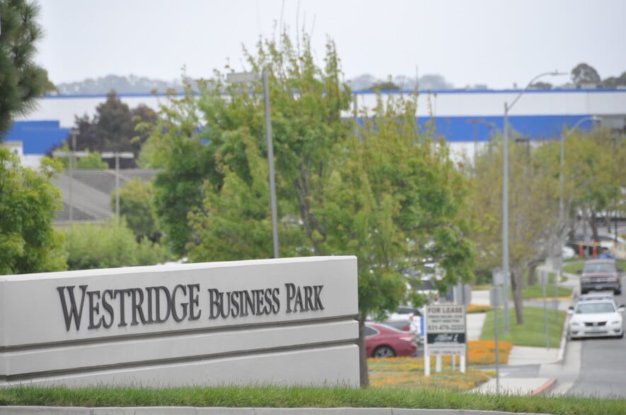 180 Westridge Dr, Watsonville, CA for lease - Building Photo - Image 3 of 9